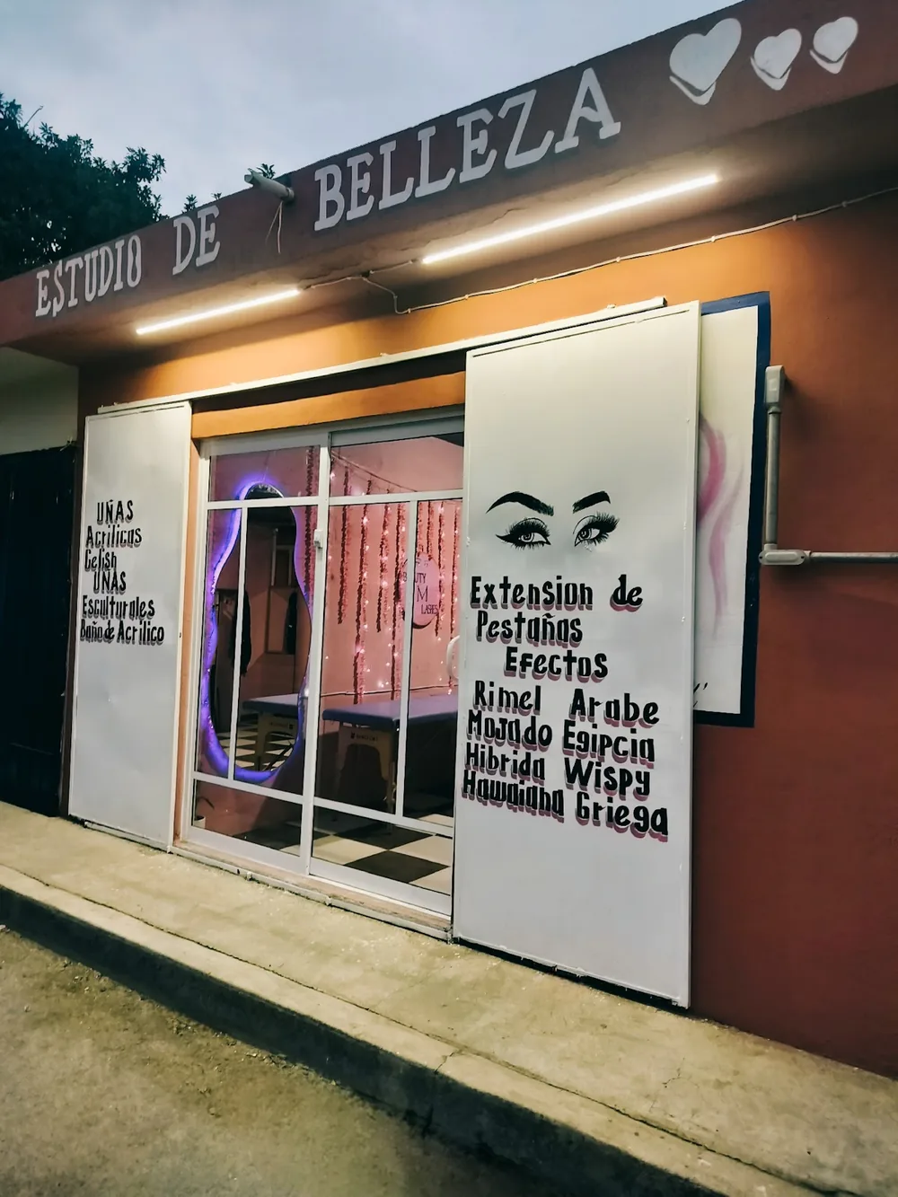 Fachada de Nails Estudio Yaz