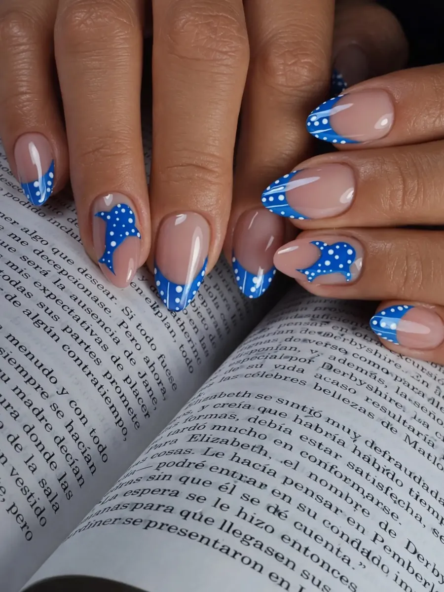 Francesa azul con puntos
