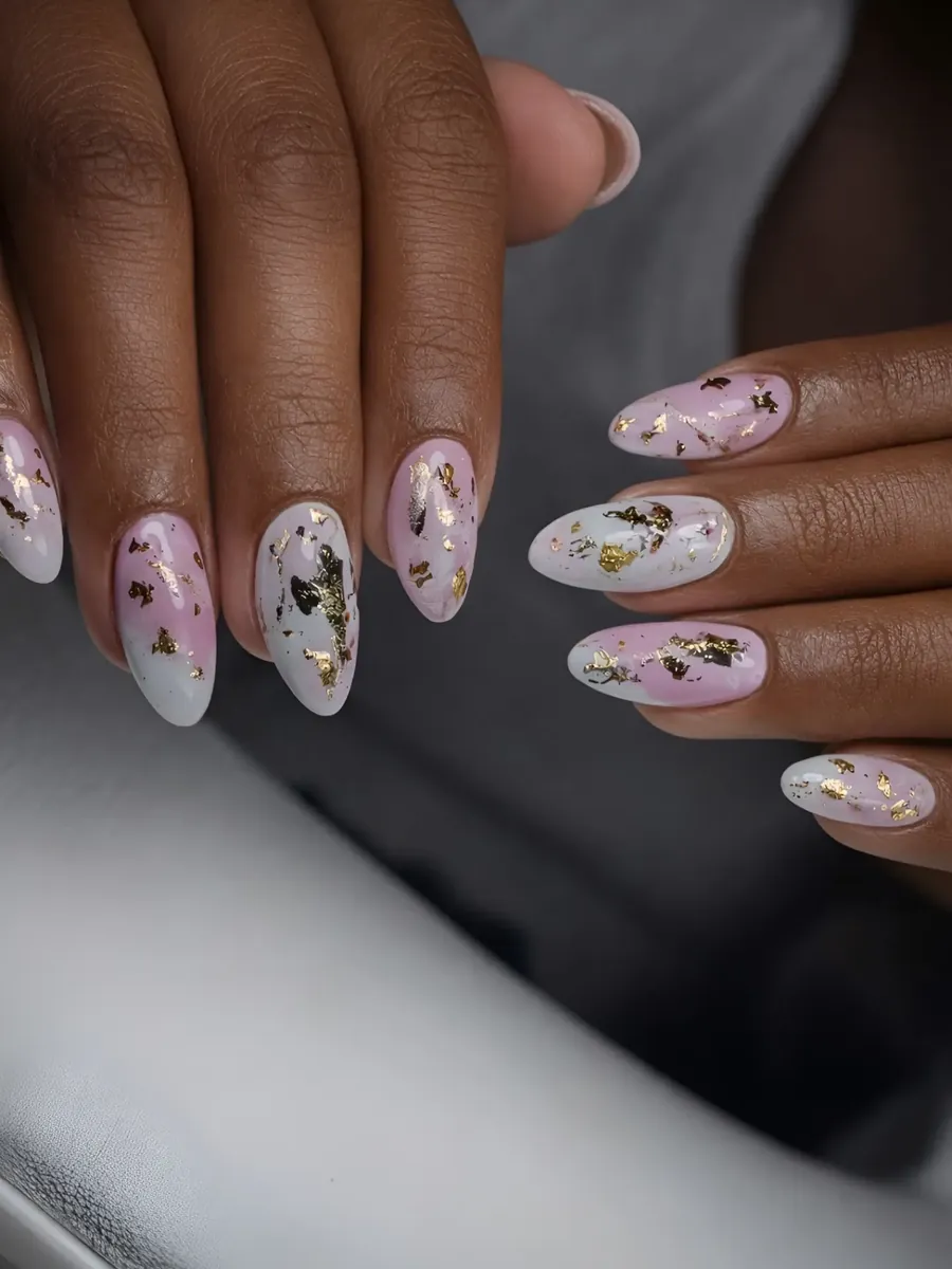 Nude con flores y detalles dorados